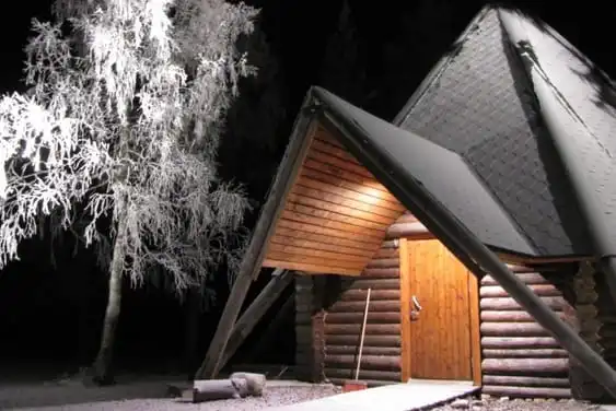 Sámi hut campfire dinner experience Sámi hut