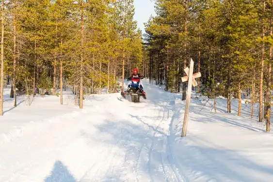 1-hour Snowmobile Safari in Lapland Snowmobile tour in Lapland for one hour